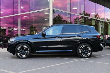 BMW iX3 — photo 4