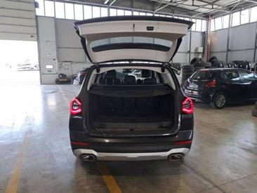 BMW X3 SDrive18d — photo 12