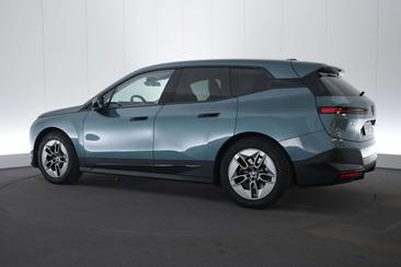 BMW IX XDrive40 — photo 10