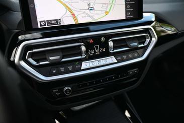 BMW iX3 — photo 11