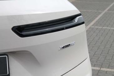 BMW IX XDrive60 — photo 22