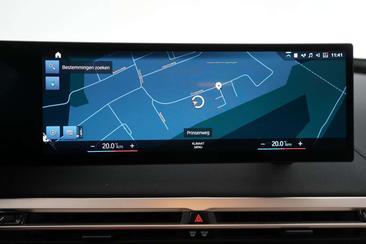 BMW IX XDrive40 — photo 15