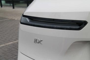 BMW IX XDrive60 — photo 24