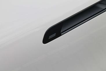 BMW IX XDrive60 — photo 30