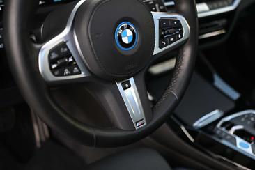BMW iX3 — photo 24