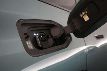 BMW IX XDrive40 — photo 24