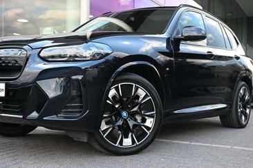 BMW iX3 — photo 27