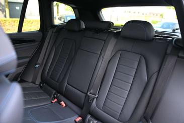 BMW iX3 — photo 28