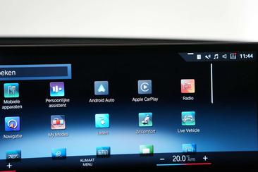 BMW IX XDrive40 — photo 28