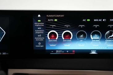 BMW IX XDrive40 — photo 30