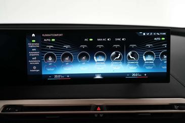 BMW IX XDrive40 — photo 31