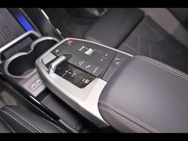 BMW IX1 EDrive20 — photo 13