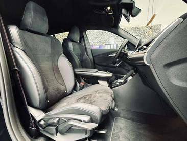 BMW X2 SDrive20i — photo 13