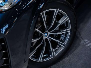 BMW X5 XDrive30d — photo 10