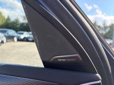 BMW iX3 — photo 10