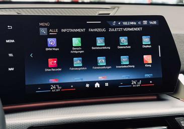 BMW X2 SDrive20i — photo 28