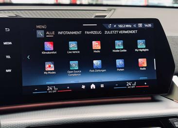 BMW X2 SDrive20i — photo 32