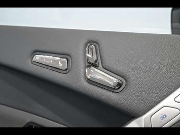 BMW IX M60 — photo 11