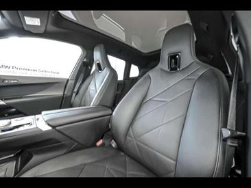 BMW IX M60 — photo 12