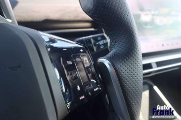 BMW iX3 50 XDrive — photo 26