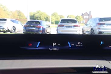 BMW iX3 50 XDrive — photo 27