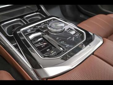 BMW Série 7 Berline M760e XDrive — photo 6