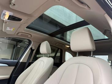 BMW X1 SDrive20i — photo 5