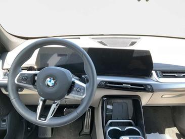 BMW X1 SDrive20i — photo 10