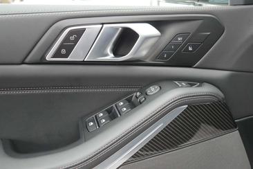 BMW X5 XDrive50e — photo 9