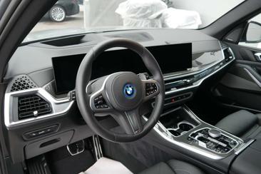 BMW X5 XDrive50e — photo 11