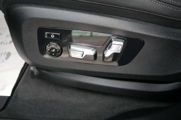 BMW X5 XDrive50e — photo 13