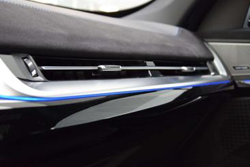 BMW X1 SDrive18d — photo 13