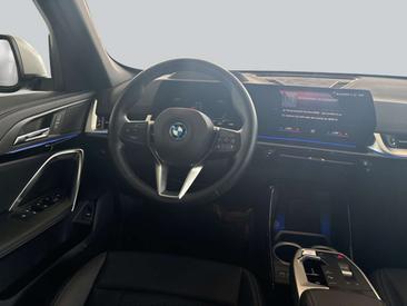 BMW IX1 XDrive30 — photo 15