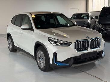 BMW IX1 XDrive30 — photo 2