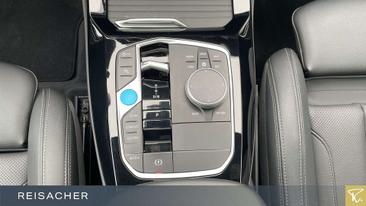 BMW iX3 — photo 11