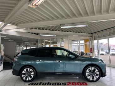 BMW IX XDrive40 — photo 2