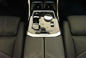 BMW Série 7 Berline 740d XDrive — photo 16