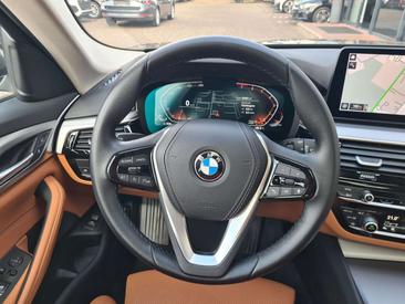 BMW Série 5 530i — photo 12