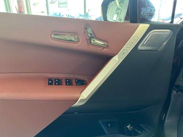 BMW IX M60 — photo 12