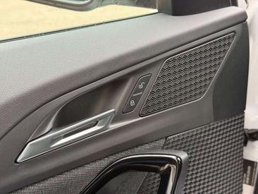 BMW IX1 XDrive30 — photo 21