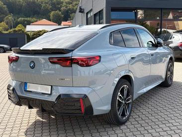 BMW IX2 EDrive20 — photo 4