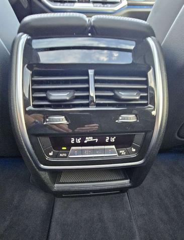 BMW X5 XDrive45e — photo 20