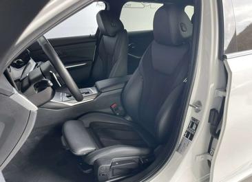 BMW Série 3 Berline 318d — photo 9