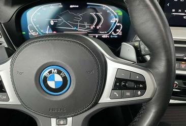 BMW X3 XDrive30e — photo 18