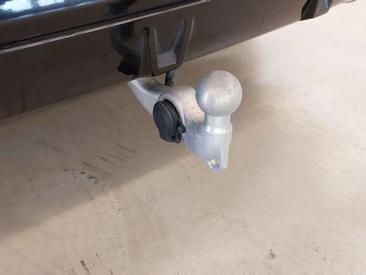 BMW X5 60i — photo 9