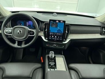 Volvo XC90 T8 Recharge AWD — photo 23