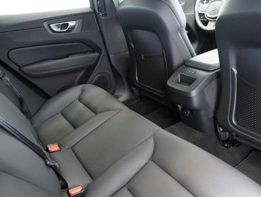 Volvo XC60 B4 D AWD — photo 15