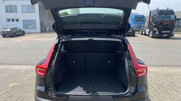 Volvo XC40 B3 — photo 13