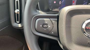 Volvo XC40 B3 — photo 19