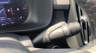 Volvo XC40 B3 — photo 21